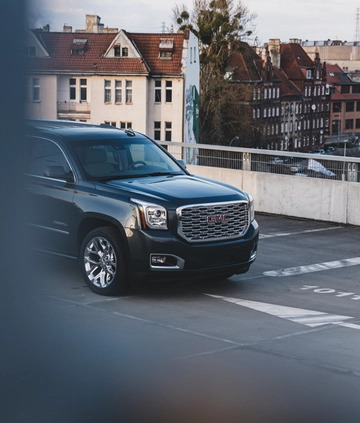 GMC Yukon cena 229000 przebieg: 49000, rok produkcji 2020 z Warszawa małe 667